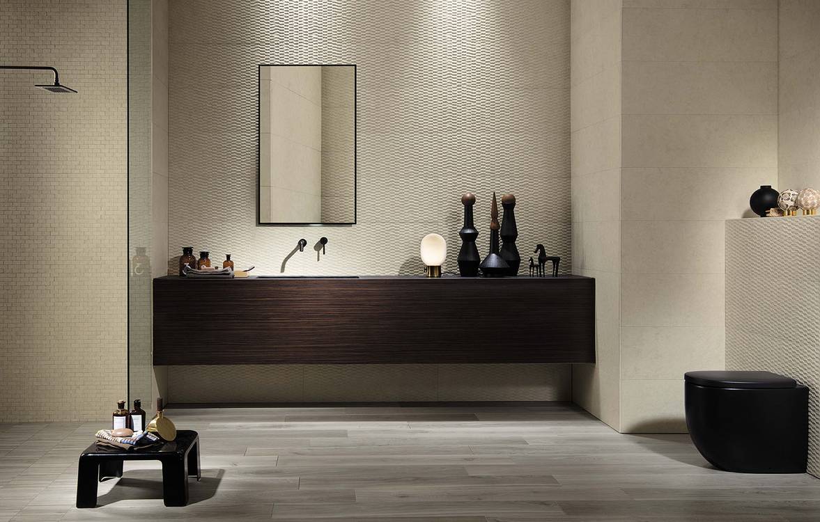 Imagen de ambiente Baño, realizada con baldosas de la colección: LUMINA STONE – BEIGE, GRIS