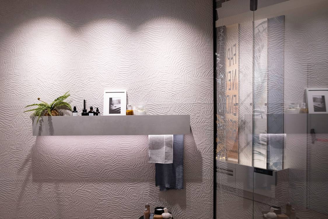 Imagen de ambiente , realizada con baldosas de la colección: BLOOM – BLANCO