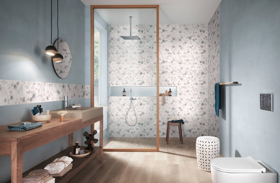 Imagen de ambiente Baño, realizada con baldosas de la colección: DECO&MORE – Azzurro, BLANCO, BEIGE