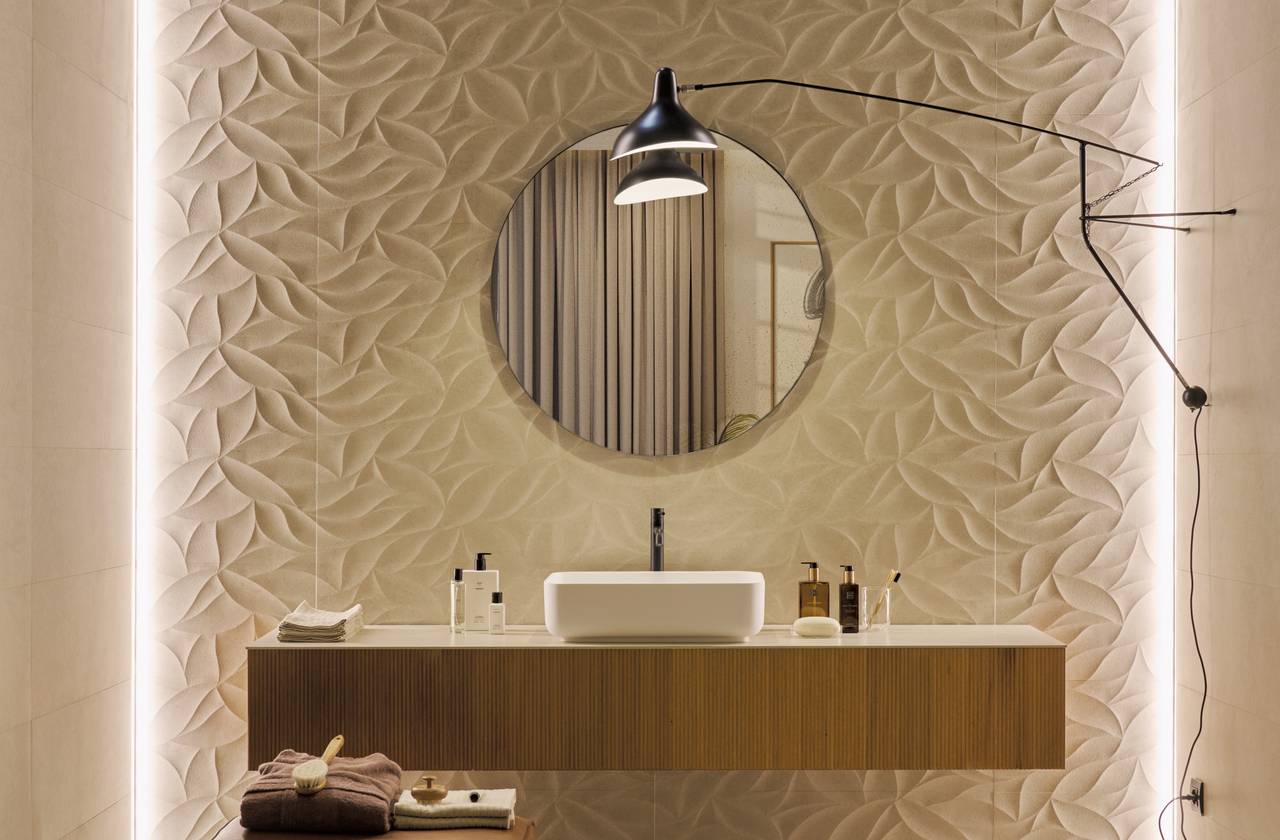 Room view Bathroom, created with tiles from the collection: OLTRE LA PIETRA – Beige