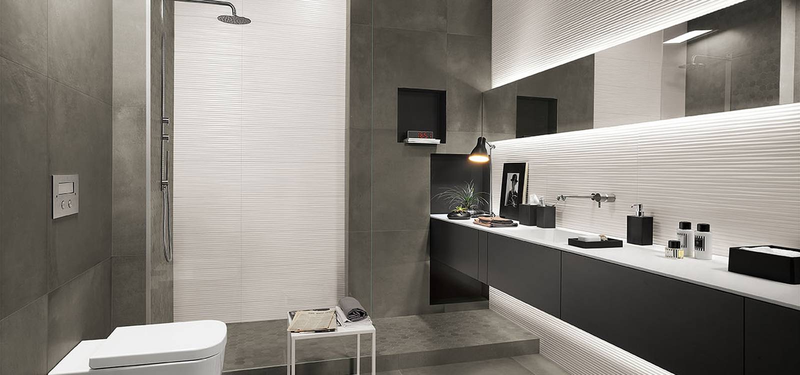 Imagen de ambiente Baño, realizada con baldosas de la colección: LUMINA 25x75 – BLANCO