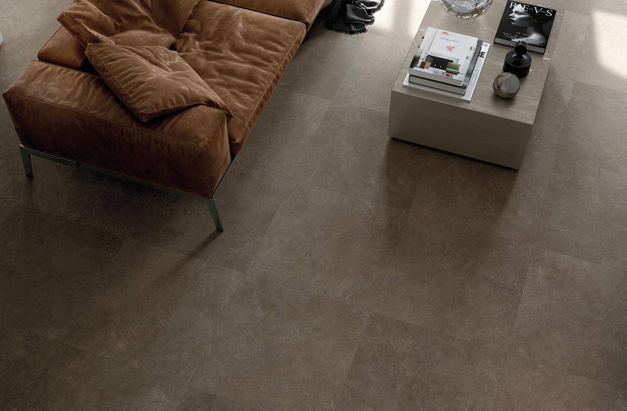 Raumabbildung Hous, gestaltet mit Fliesen aus der Kollektion: NOBU – BROWN