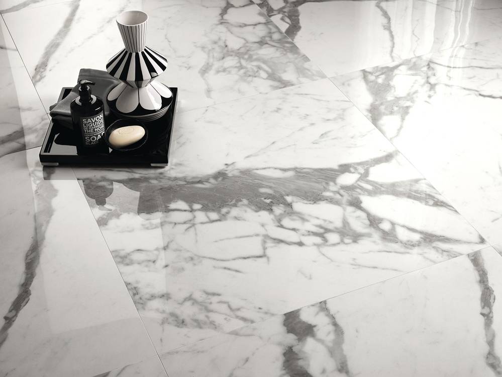 Room view , created with tiles from the collection: ROMA GOLD – White