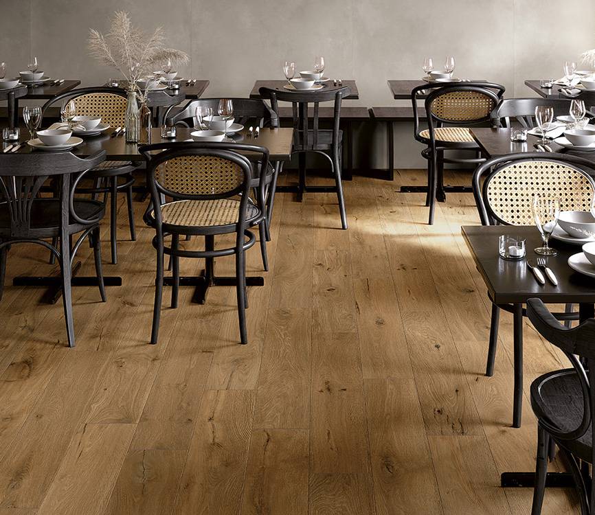 Imagen de ambiente Contrato, realizada con baldosas de la colección: ROOTS – BEIGE