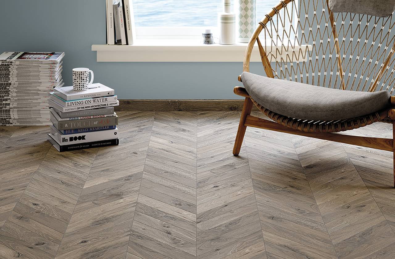 Raumabbildung Hous, gestaltet mit Fliesen aus der Kollektion: ROOTS – GRAU