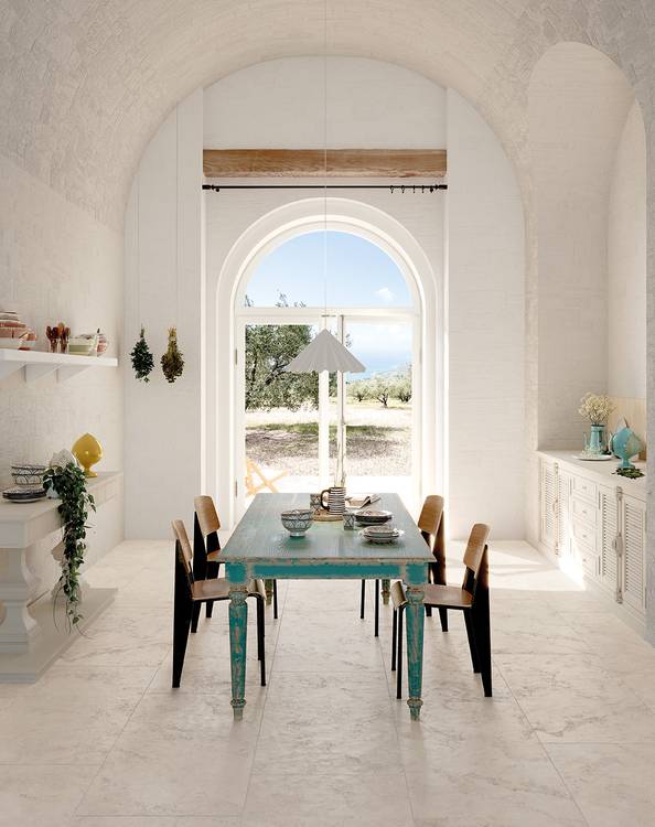 Imagen de ambiente Cocina, realizada con baldosas de la colección: VENTO DEL SUD – BEIGE, BLANCO