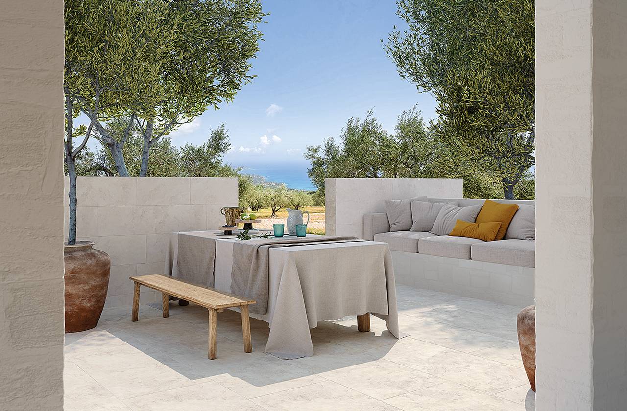 Интерьер на открытом воздухе, оформленный плиткой из коллекции: VENTO DEL SUD – WHITE