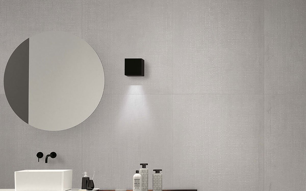 Bath in Black & White