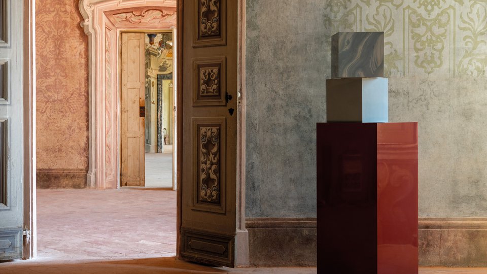 White-body wall tiles and trendy colours: meet Materia Brillante