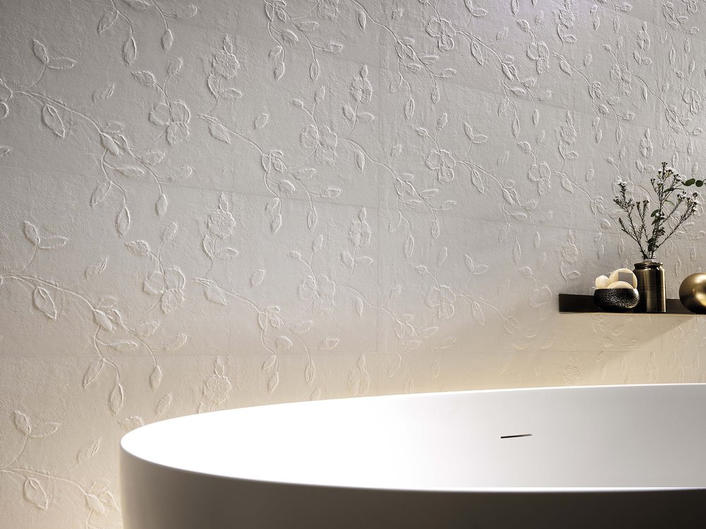 Image d'ambiance , réalisée avec des carreaux de la collection : LUMINA 30,5X91,5 – Blanc