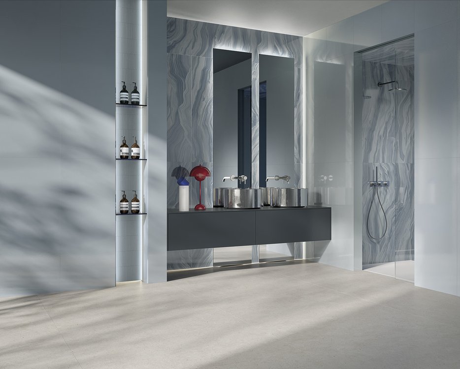 Imagen de ambiente Baño, realizada con baldosas de la colección: MATERIA BRILLANTE – Azzurro, BLANCO