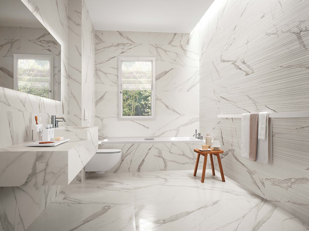 Image d'ambiance Salle de bain, réalisée avec des carreaux de la collection : ROMA – Blanc