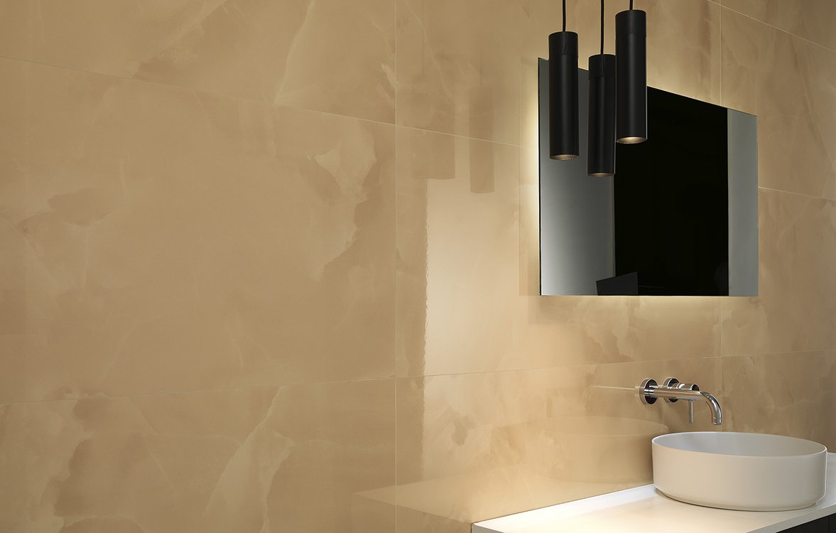 Imagen de ambiente , realizada con baldosas de la colección: ROMA GOLD – BEIGE