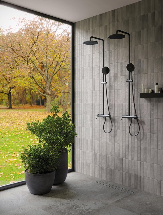 Imagen de ambiente Baño, realizada con baldosas de la colección: STILL – GRIS