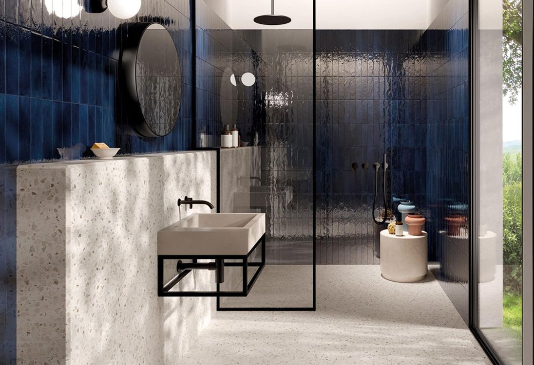 Imagen de ambiente Baño, realizada con baldosas de la colección: GLIM – BLANCO, Blu