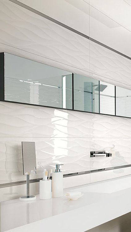 Imagen de ambiente , realizada con baldosas de la colección: LUMINA 25x75 – BLANCO